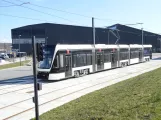 Odense Niederflurgelenkwagen 14 "Pusterummet" auf der Seitenbahn bei Kontrol centret (2021)