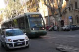 Rom Straßenbahnlinie 8 mit Niederflurgelenkwagen 9239 auf Viale Trastevere (2010)