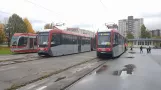 Sankt Petersburg Straßenbahnlinie 6 mit Triebwagen 3702 am Korablestroiteley (2017)