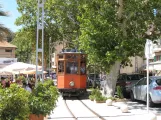 Sóller Straßenbahnlinie mit Triebwagen 2 auf Carrer de la Marina (2013)