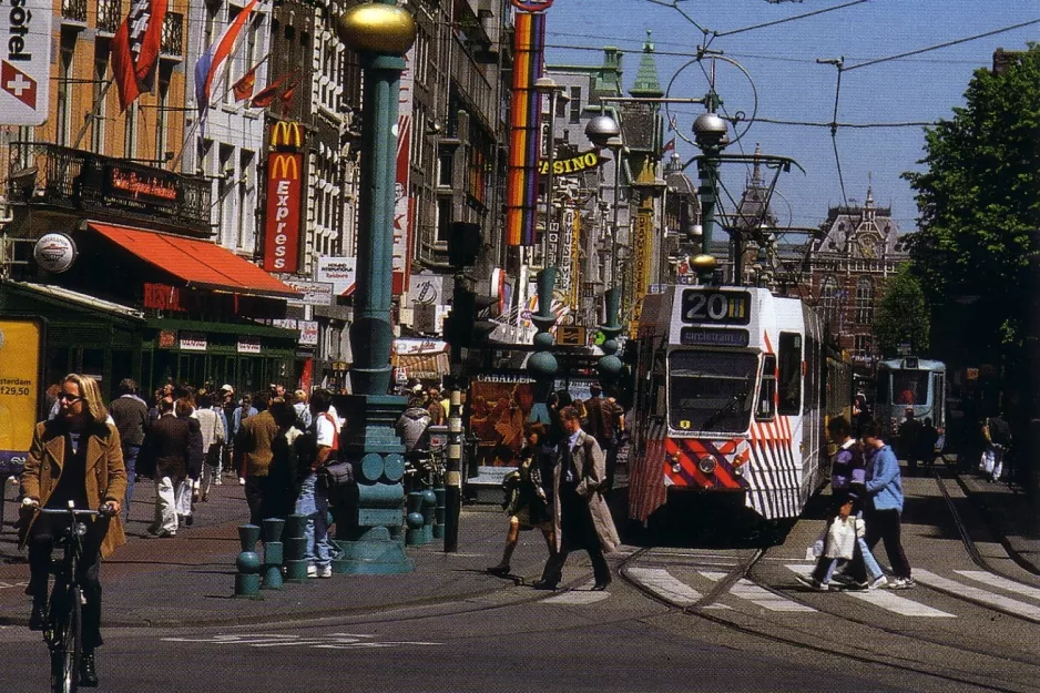 Postkarte: Amsterdam Zusätzliche Linie 20 auf Damrak (1988)