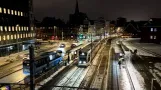 Trainspotting: Aarhus i Vinterskrud: Letbanen Passerer DOKK1 under Sneens Lune Dække ❄️🚊