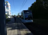 Aarhus Stadtbahn Linie L1 mit Niederflurgelenkwagen 2102-2202 am Løgten (2022)