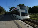Aarhus Stadtbahn Linie L1 mit Niederflurgelenkwagen 2108-2208 am Løgten (2022)