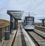Aarhus Stadtbahn Linie L2 mit Niederflurgelenkwagen 1109-1209 am Lisbjerg-Terp (2021)