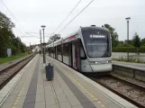 Aarhus Stadtbahn Linie L2 mit Niederflurgelenkwagen 1110-1210 am Tranbjerg (2023)