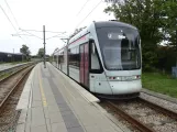 Aarhus Stadtbahn Linie L2 mit Niederflurgelenkwagen 1112-1212 am Tranbjerg (2023)