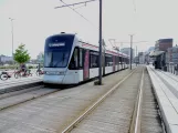 Aarhus Stadtbahn Linie L2 mit Niederflurgelenkwagen 1113-1213 am Skolebakken (2021)
