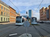 Aarhus Stadtbahn Linie L2 mit Niederflurgelenkwagen 2105-2205nah Nørreport (2020)