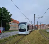Aarhus Stadtbahn Linie L2 mit Niederflurgelenkwagen 2110-2210 auf Nørreport (2021)