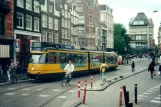 Amsterdam Straßenbahnlinie 2 mit Gelenkwagen 702 auf Köningsplein (2000)