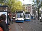 Amsterdam Straßenbahnlinie 2 mit Niederflurgelenkwagen 2039 am Leidseplein (2009)