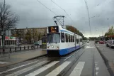 Amsterdam Straßenbahnlinie 24 mit Gelenkwagen 838 am Stadionplein (2011)