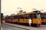 Amsterdam Straßenbahnlinie 9 mit Gelenkwagen 745 am Bahnhof Centraal (1981)