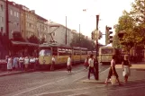 Augsburg Straßenbahnlinie 4 mit Gelenkwagen 810 am Königsplatz (1982)