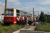 Awdijiwka Straßenbahnlinie 1 mit Triebwagen 062 nahe bei Avdeyevskiy Coke Plant (2012)