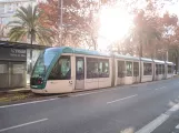 Barcelona Straßenbahnlinie T4 mit Niederflurgelenkwagen 14 am Selva de Mar (2015)
