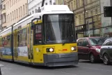 Berlin Schnelllinie M1 mit Niederflurgelenkwagen 1080 auf Oranienburger Strasse (2012)