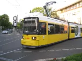 Berlin Schnelllinie M1 mit Niederflurgelenkwagen 1581nah Rathaus Pankow (2016)