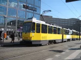 Berlin Schnelllinie M4 mit Gelenkwagen 6110 auf Alexanderplatz (2016)