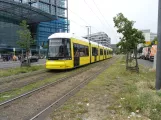 Berlin Schnelllinie M5 mit Niederflurgelenkwagen 9056 draußen Hauptbahnhof (2023)