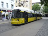 Berlin Straßenbahnlinie 21 mit Niederflurgelenkwagen 2240 am S+U Lichtenberg / Siegfriedstraße (2024)