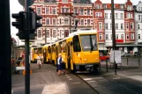 Berlin Straßenbahnlinie 68 mit Triebwagen 5188 am Schloßplatz Köpenick (2001)