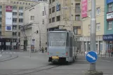 Bratislava Straßenbahnlinie 11 mit Triebwagen 7936 auf Námestie SNP (2008)