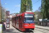 Bratislava Straßenbahnlinie 13 mit Gelenkwagen 7108 am Pod stanicou (2008)