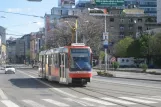 Bratislava Straßenbahnlinie 14 mit Gelenkwagen 7113 auf Centrum (2008)