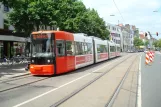 Bremen Straßenbahnlinie 10 mit Niederflurgelenkwagen 3020 am Lindenhofstraße (2013)