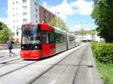 Bremen Straßenbahnlinie 2 mit Niederflurgelenkwagen 3055 am Haferkamp (2019)