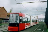 Bremen Straßenbahnlinie 4 mit Niederflurgelenkwagen 3057 am Arsten (2005)