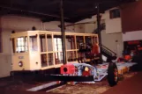 Brüssel innen Musée du Tram mit zwei Schulwagen (1981)