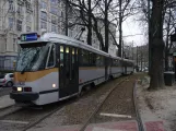 Brüssel Straßenbahnlinie 81 mit Gelenkwagen 7925 am Montgomery (2019)