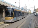 Brüssel Straßenbahnlinie 82 mit Niederflurgelenkwagen 3132 am Koningslaan/Avenue Du Roi (2017)