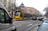 Budapest Straßenbahnlinie 4 mit Niederflurgelenkwagen 2039nah Jászai Mari tér (2013)