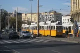 Budapest Straßenbahnlinie 49 mit Triebwagen 3313 nahe bei Deák Ferenc tér (2006)