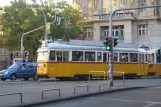 Budapest Straßenbahnlinie 49 mit Triebwagen 3868 auf Károly kötút (2006)
