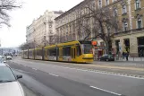 Budapest Straßenbahnlinie 6 mit Niederflurgelenkwagen 2036 auf Szent István körút (2013)