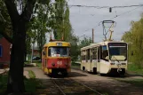 Charkiw Straßenbahnlinie 20 mit Triebwagen 410 am Piwdennyj wokzał (2011)
