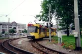 Charleroi Straßenbahnlinie M4 mit Gelenkwagen 7450 am Charleroi Sud (2000)