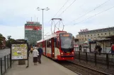 Danzig Straßenbahnlinie 11 mit Gelenkwagen 1144 am Dworzec Glówny Gdańsk (2011)