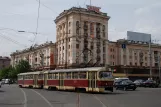 Dnipro Straßenbahnlinie 15 mit Triebwagen 1373 auf Kurchatova Street (2011)