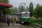 Donezk Straßenbahnlinie 16 mit Triebwagen 164 am Profesoriv Bohoslovskykh St (2011)