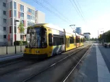 Dresden Straßenbahnlinie 1 mit Niederflurgelenkwagen 2585 am Schwimmhalle Freiberger Platz (2019)