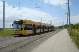 Dresden Straßenbahnlinie 7 mit Niederflurgelenkwagen 2835 am Pennrich, Gleisschleife (2015)