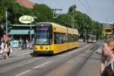 Dresden Straßenbahnlinie 8 mit Niederflurgelenkwagen 2615 "Partnerstadt Hamburg" am Prager Straße (2015)