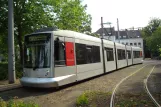 Düsseldorf Straßenbahnlinie 709 mit Niederflurgelenkwagen 2215 am Stadthalle/Museum (2010)