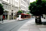 Erfurt Straßenbahnlinie 2 mit Niederflurgelenkwagen 627 auf Angen (2003)